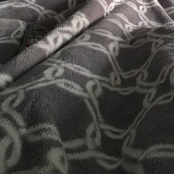 Gray and white fleeced blanket - Picture 1 of 1